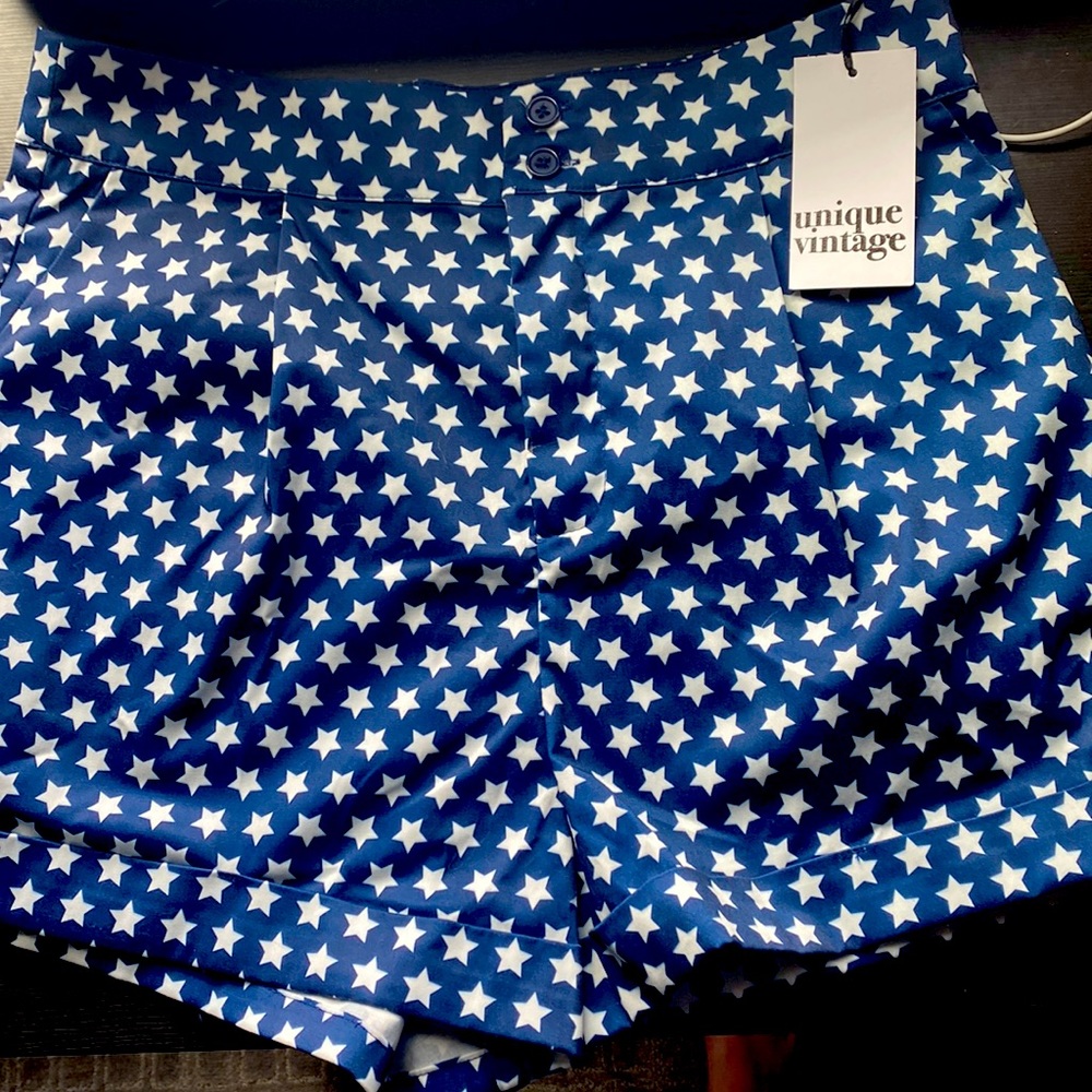Celebrate the 4th of July in these patriotic high waisted shorts!